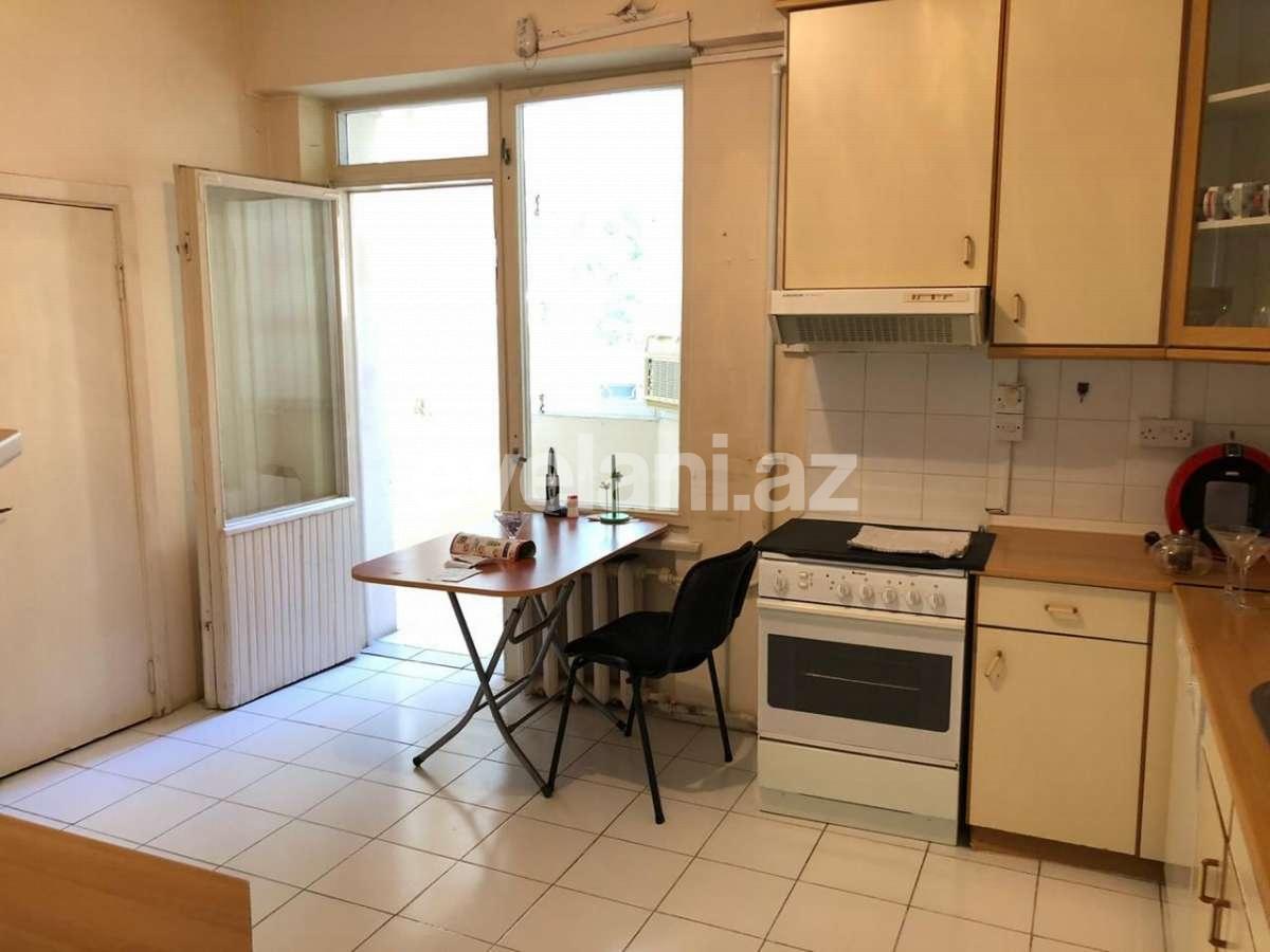 Satılır, köhnə tikili, 3 otaqlı, 115 m², Bakı, Səbail r, İçəri Şəhər m.