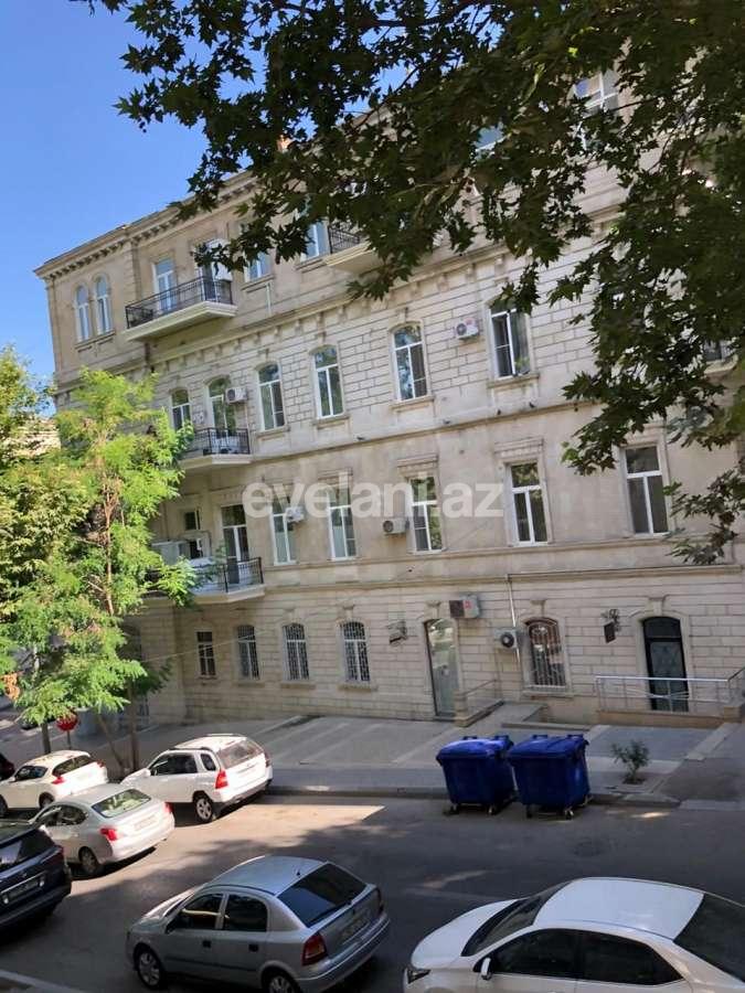 Satılır, köhnə tikili, 3 otaqlı, 115 m², Bakı, Səbail r, İçəri Şəhər m.