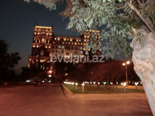 Rent, old building, 2 room, 90 m², Baku, Nasimi r.