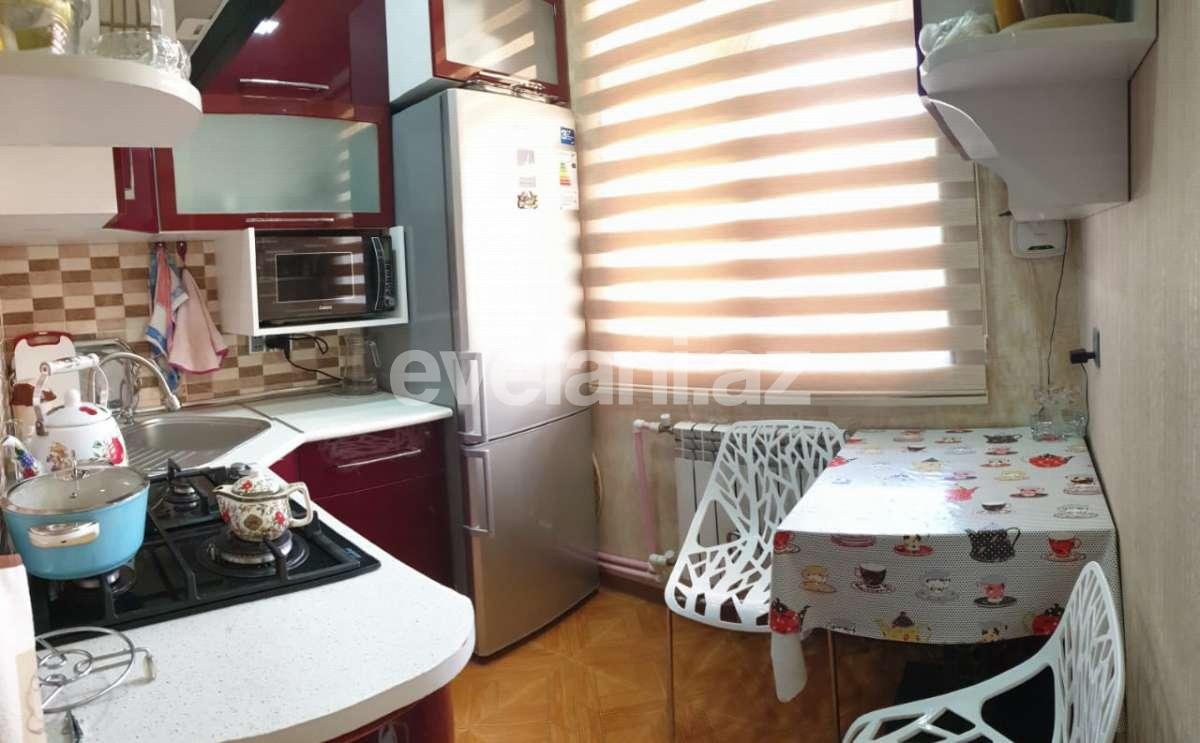 Satılır, köhnə tikili, 2 otaqlı, 55 m², Bakı, Nəsimi r, 2-ci mikrorayon q, Memar Əcəmi m.