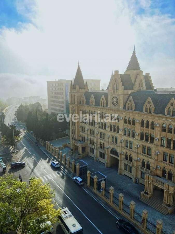 Sale, old building, 4 room, 94 m², Baku, Sabail r, Elmlar Akademiyası m.
