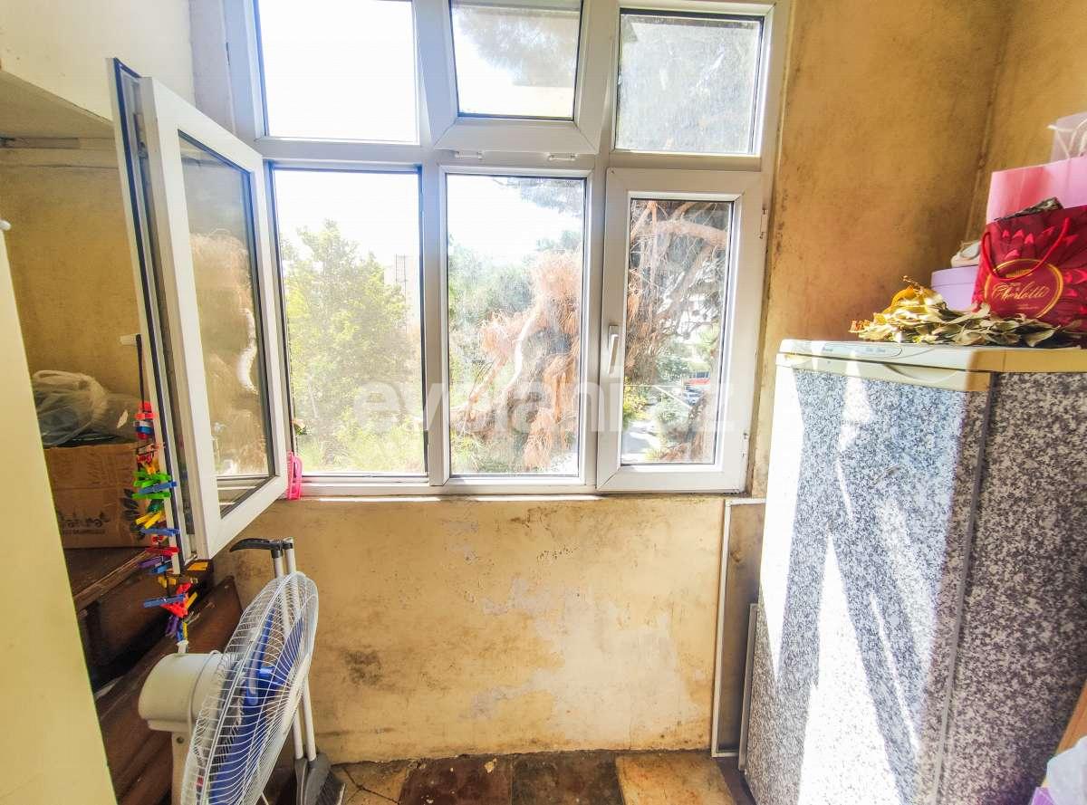 Satılır, köhnə tikili, 1 otaqlı, 35 m², Bakı, Nizami r, Qara Qarayev m.