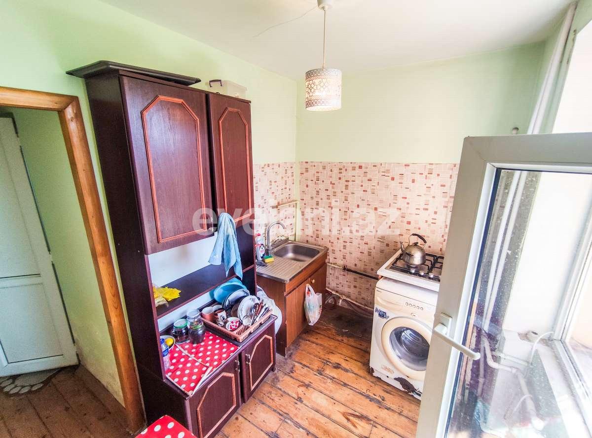 Satılır, köhnə tikili, 1 otaqlı, 35 m², Bakı, Nizami r, Qara Qarayev m.