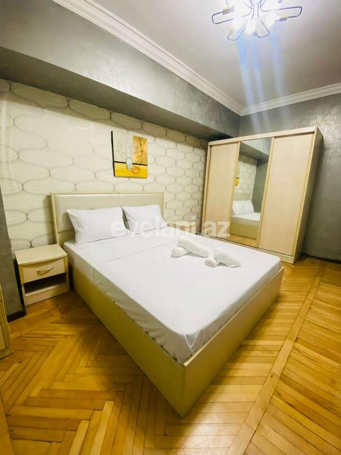 Rent, old building, 2 room, 90 m², Baku, Sabail r, Sahil m.