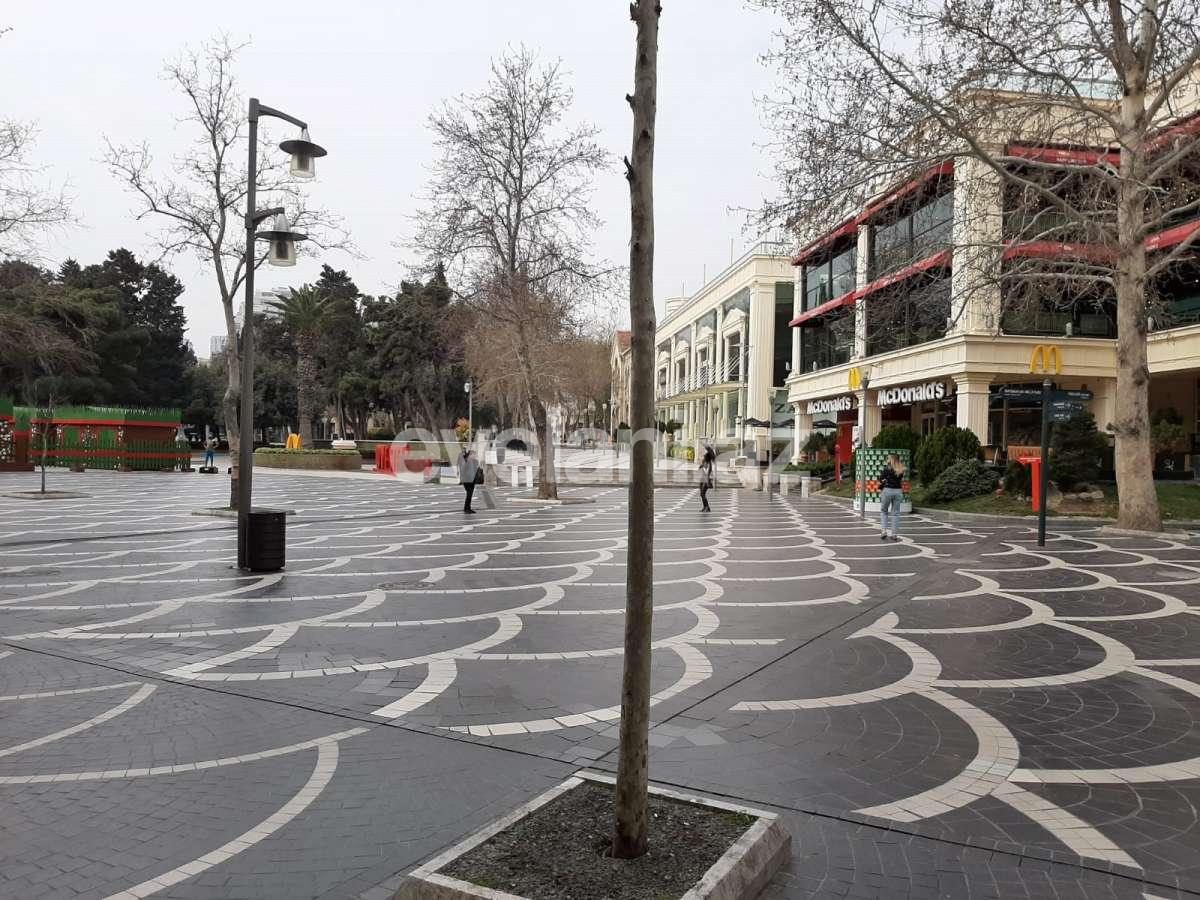 Kirayə verilir, köhnə tikili, 4 otaqlı, 119.99 m², Bakı, Səbail r, Sahil m.