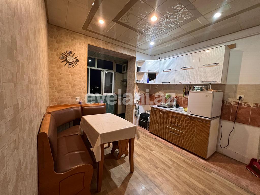 Satılır, köhnə tikili, 3 otaqlı, 80 m², Bakı, Suraxanı r, Qaraçuxur q.