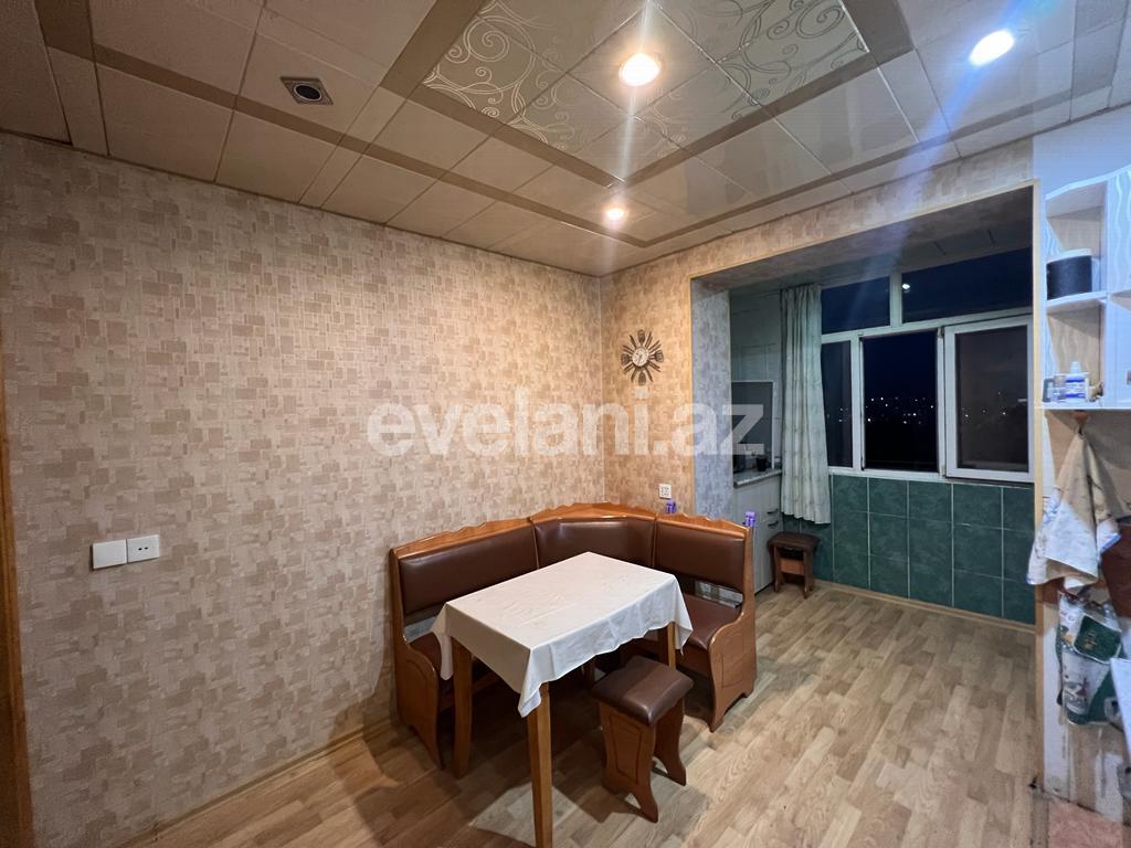 Satılır, köhnə tikili, 3 otaqlı, 80 m², Bakı, Suraxanı r, Qaraçuxur q.