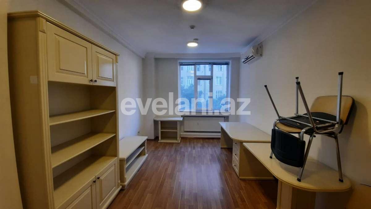 Сдаётся, офис, 8-комнаты, 350 m², Баку, Хатаинский r, Шах Исмаил Хатаи m.