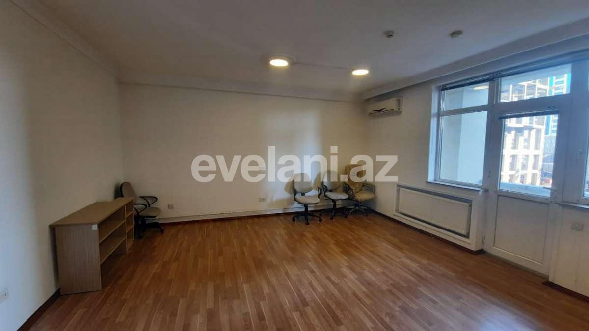 Сдаётся, офис, 8-комнаты, 350 m², Баку, Хатаинский r, Шах Исмаил Хатаи m.