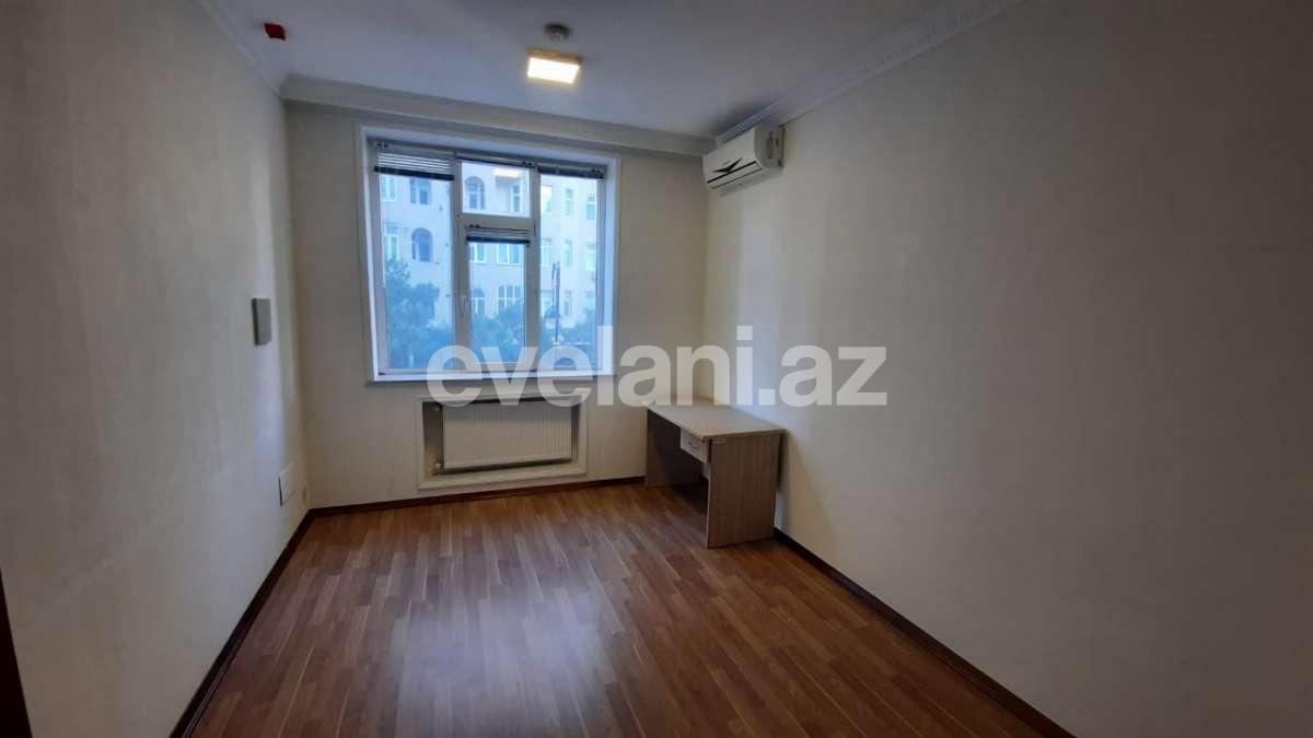 Сдаётся, офис, 8-комнаты, 350 m², Баку, Хатаинский r, Шах Исмаил Хатаи m.