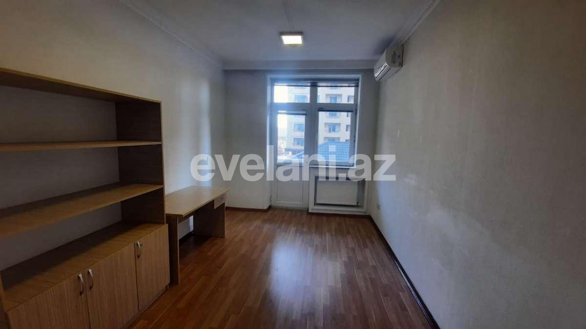 Сдаётся, офис, 8-комнаты, 350 m², Баку, Хатаинский r, Шах Исмаил Хатаи m.