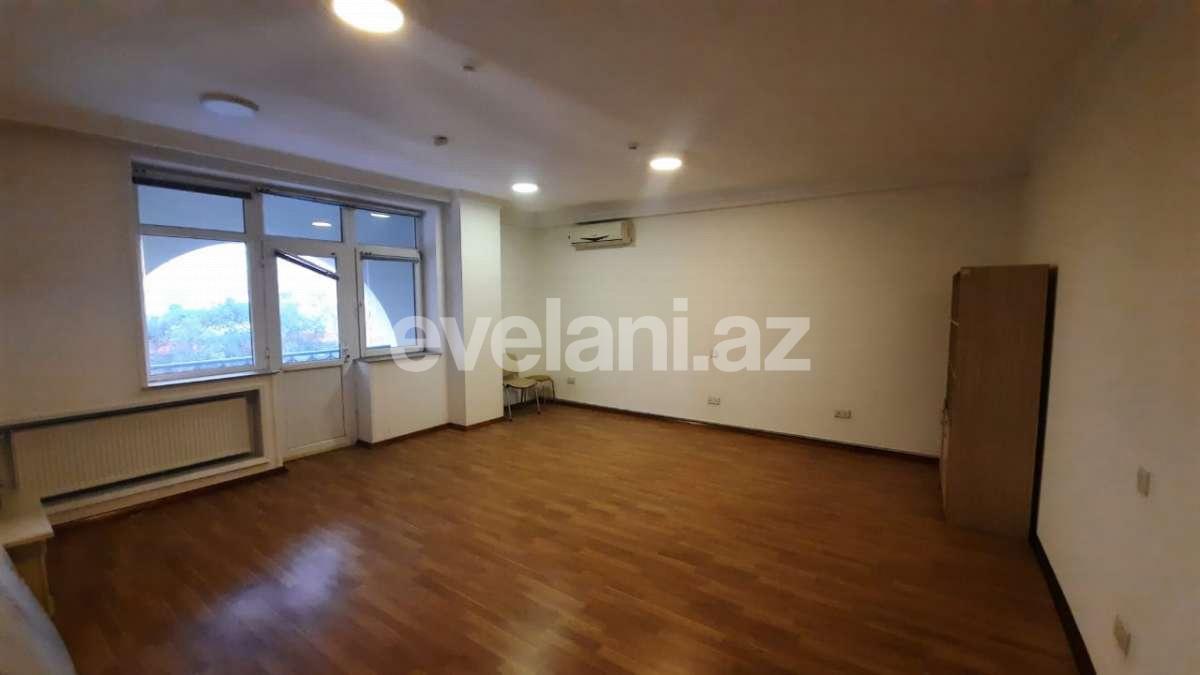 Сдаётся, офис, 8-комнаты, 350 m², Баку, Хатаинский r, Шах Исмаил Хатаи m.