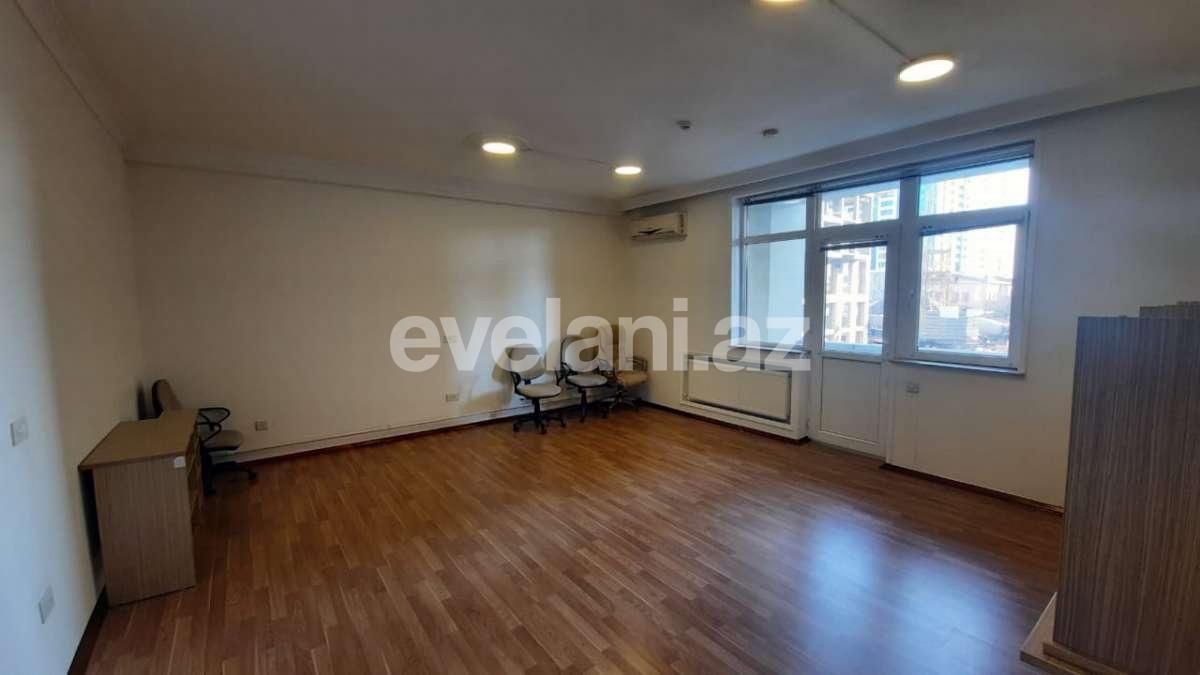Сдаётся, офис, 8-комнаты, 350 m², Баку, Хатаинский r, Шах Исмаил Хатаи m.