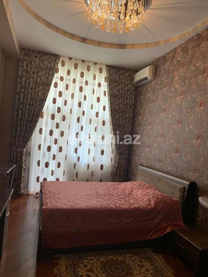 Rent, new building, 3 room, 202 m², Baku, Sahil m.