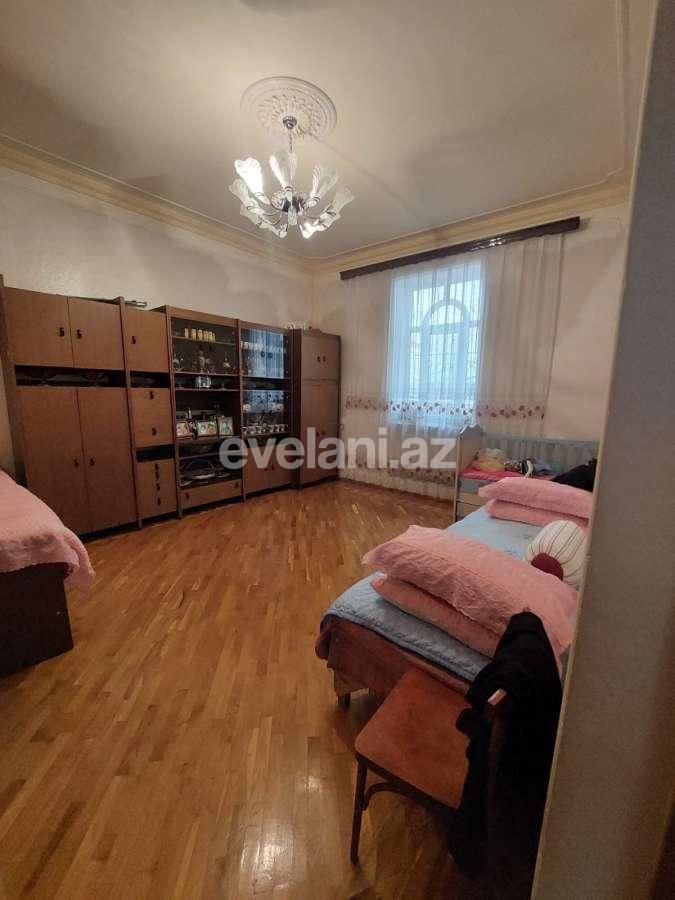 Satılır, həyət evi / bağ, 7 otaqlı, 400 m², Bakı, Nizami r, 8-ci kilometr q, Qara Qarayev m.