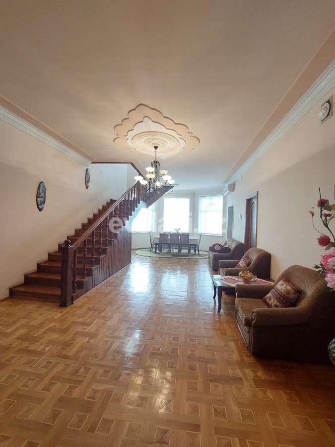 Satılır, həyət evi / bağ, 7 otaqlı, 400 m², Bakı, Nizami r, 8-ci kilometr q, Qara Qarayev m.