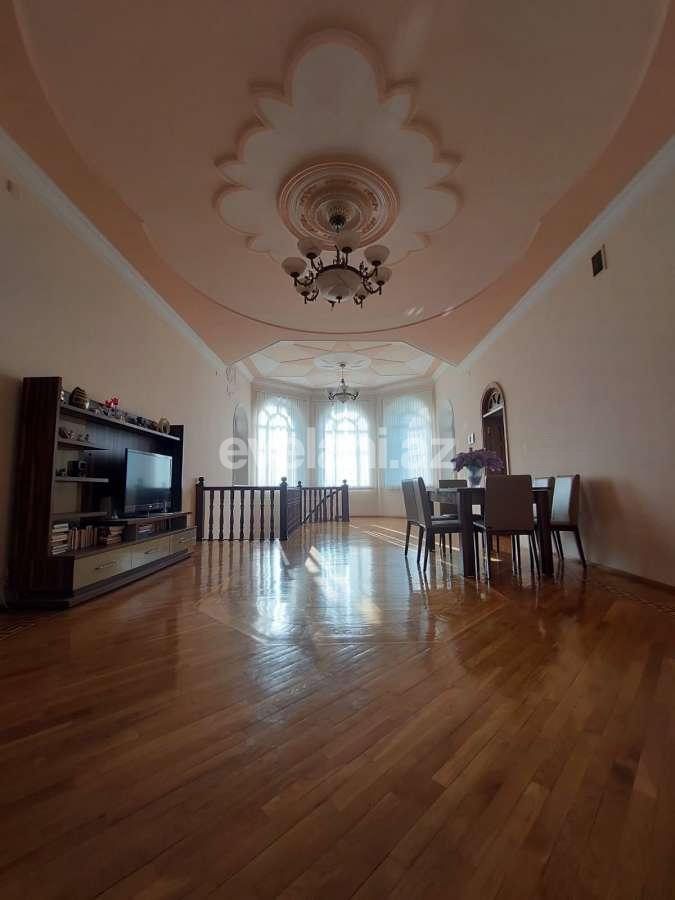 Satılır, həyət evi / bağ, 7 otaqlı, 400 m², Bakı, Nizami r, 8-ci kilometr q, Qara Qarayev m.