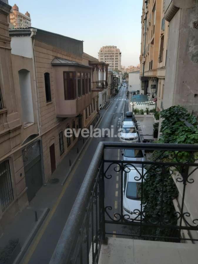 Satılır, köhnə tikili, 6 otaqlı, 150 m², Bakı, Səbail r, Sahil m.