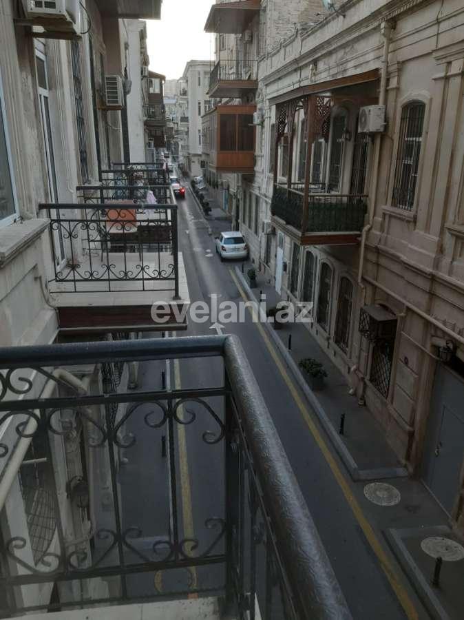 Satılır, köhnə tikili, 6 otaqlı, 150 m², Bakı, Səbail r, Sahil m.