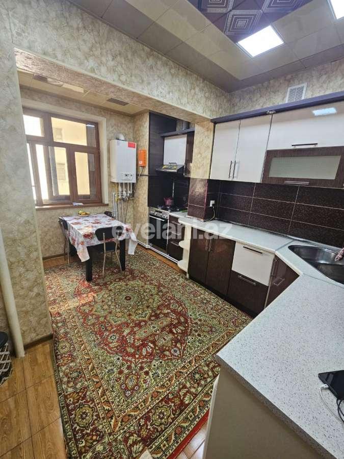 Kirayə verilir, köhnə tikili, 3 otaqlı, 100 m², Bakı, Binəqədi r, 8-ci mikrorayon q, Azadlıq prospekti m.