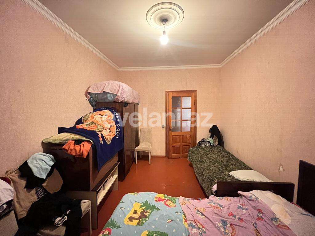 Satılır, köhnə tikili, 2 otaqlı, 65 m², Bakı, Suraxanı r, Yeni Günəşli q, Xalqlar Dostluğu m.
