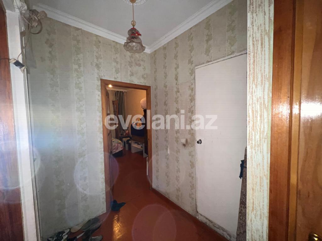 Satılır, köhnə tikili, 2 otaqlı, 65 m², Bakı, Suraxanı r, Yeni Günəşli q, Xalqlar Dostluğu m.