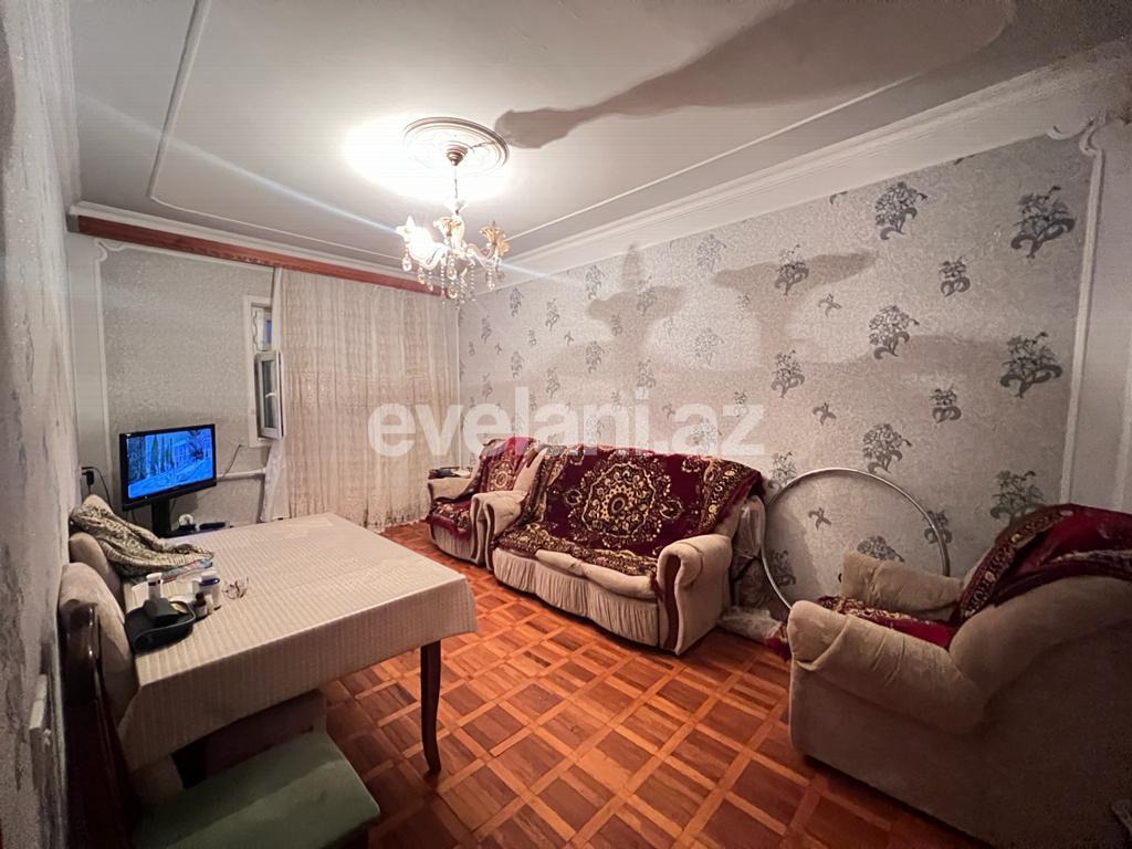 Satılır, köhnə tikili, 2 otaqlı, 65 m², Bakı, Suraxanı r, Yeni Günəşli q, Xalqlar Dostluğu m.