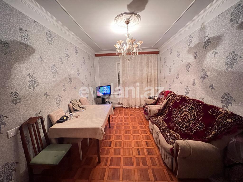 Satılır, köhnə tikili, 2 otaqlı, 65 m², Bakı, Suraxanı r, Yeni Günəşli q, Xalqlar Dostluğu m.