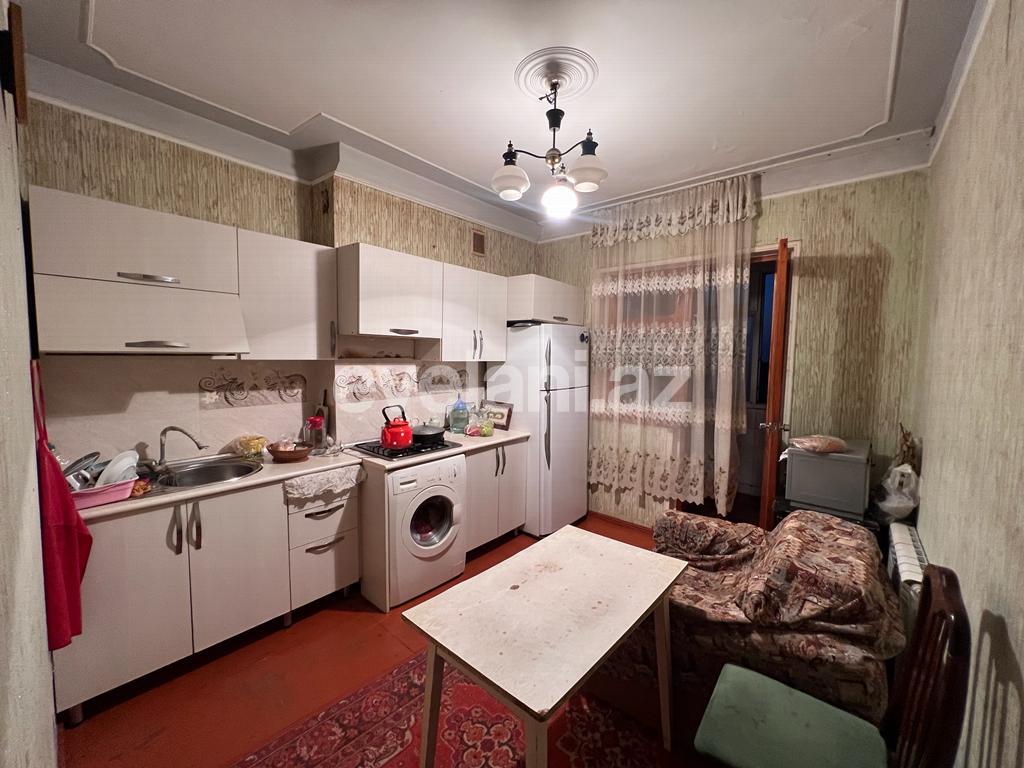 Satılır, köhnə tikili, 2 otaqlı, 65 m², Bakı, Suraxanı r, Yeni Günəşli q, Xalqlar Dostluğu m.