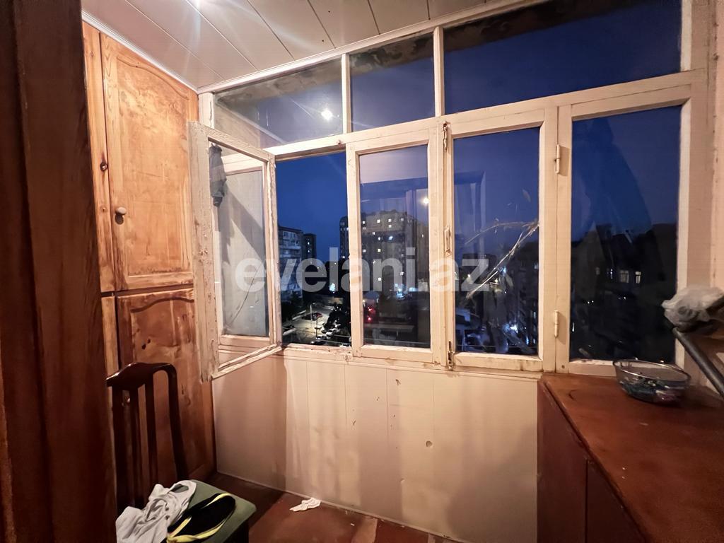 Satılır, köhnə tikili, 2 otaqlı, 65 m², Bakı, Suraxanı r, Yeni Günəşli q, Xalqlar Dostluğu m.
