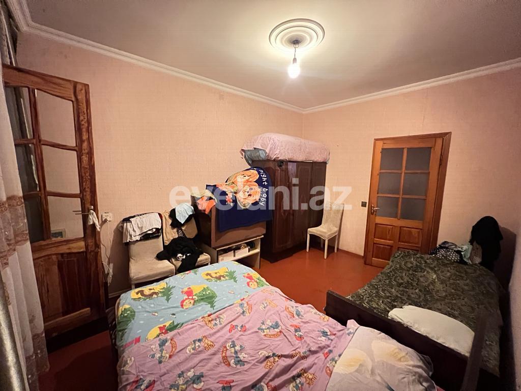 Satılır, köhnə tikili, 2 otaqlı, 65 m², Bakı, Suraxanı r, Yeni Günəşli q, Xalqlar Dostluğu m.