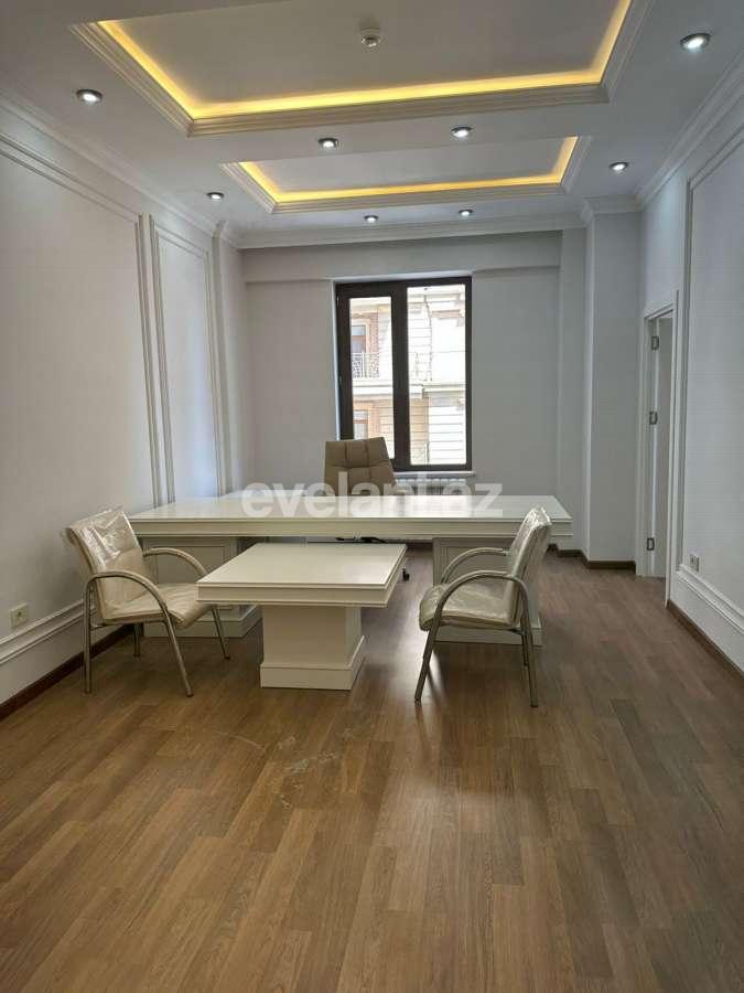 Kirayə verilir, ofis, 17 otaqlı, 760 m², Bakı, Səbail r, İçəri Şəhər m.