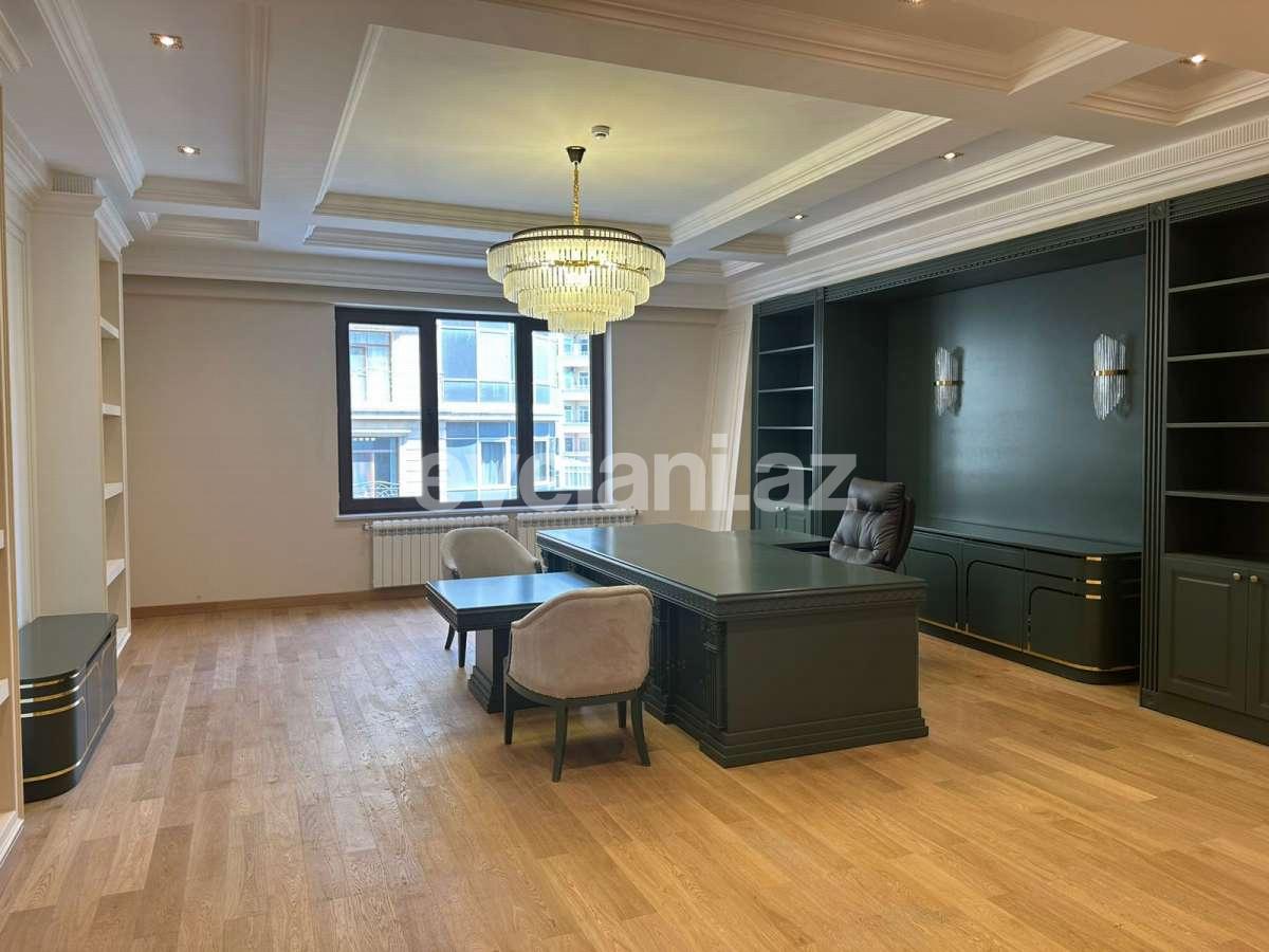 Kirayə verilir, ofis, 17 otaqlı, 760 m², Bakı, Səbail r, İçəri Şəhər m.