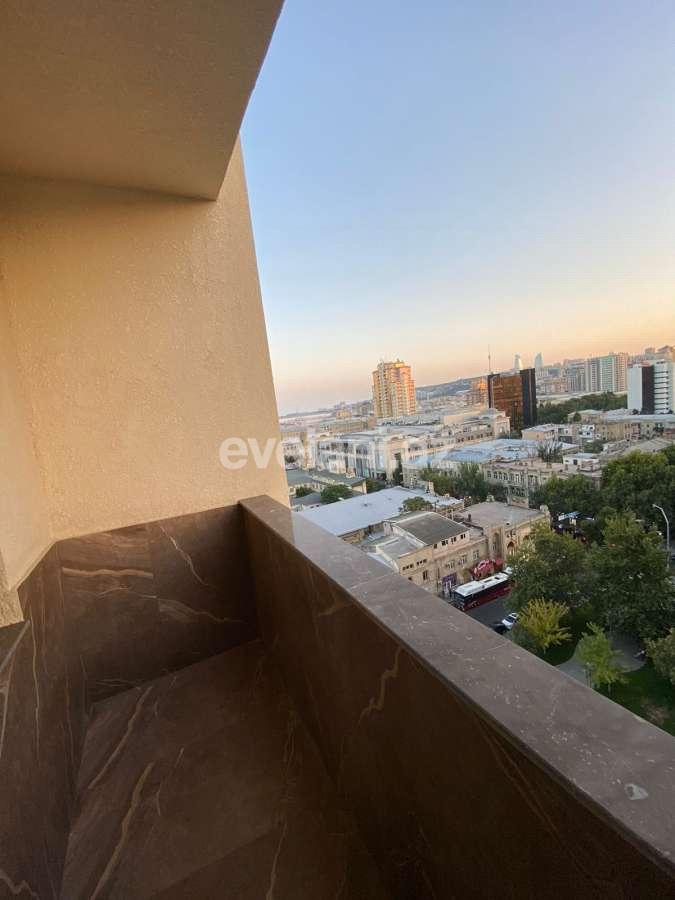 Satılır, yeni tikili, 3 otaqlı, 131 m², Bakı, Nəsimi r, 1-ci mikrorayon q, 28 may m.