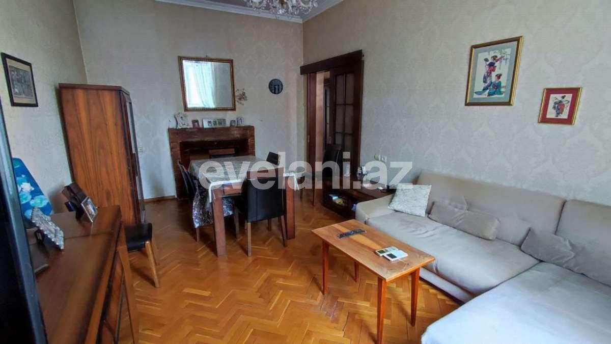 Satılır, köhnə tikili, 3 otaqlı, 75 m², Bakı, Yasamal r, Elmlər Akademiyası m.