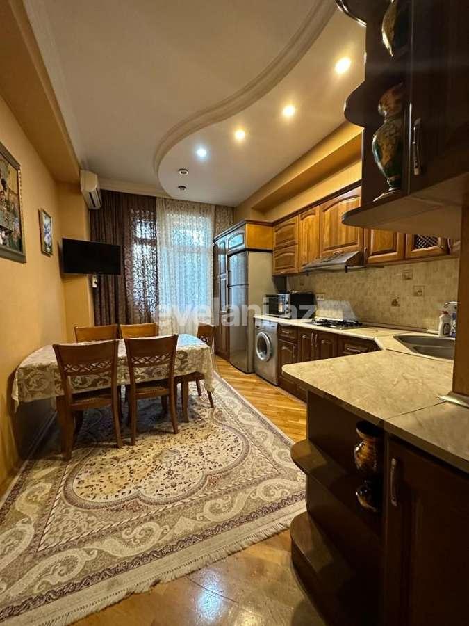 Kirayə verilir, yeni tikili, 4 otaqlı, 160 m², Bakı, Binəqədi r, 8-ci mikrorayon q, Azadlıq prospekti m.
