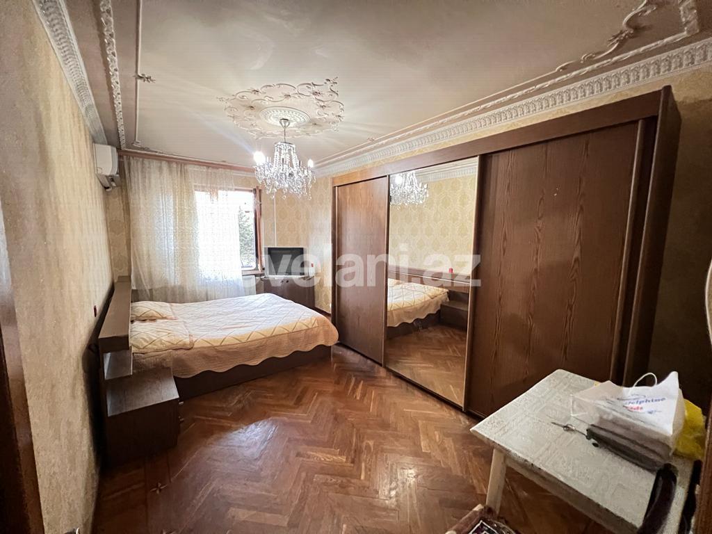 Sale, old building, 5 room, 100 m², Baku, Surakhani r, Yeni Guneshli d, Khalglar Doslugu m.
