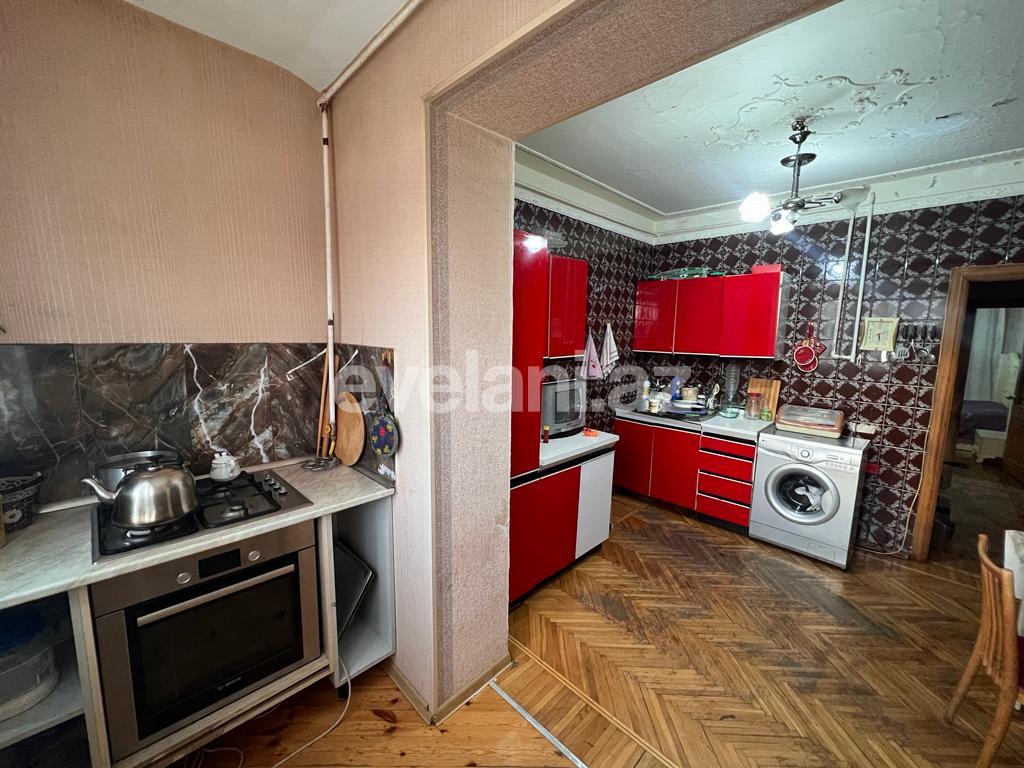 Sale, old building, 5 room, 100 m², Baku, Surakhani r, Yeni Guneshli d, Khalglar Doslugu m.