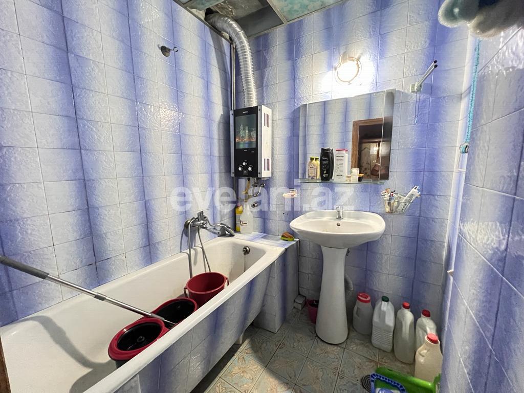 Sale, old building, 5 room, 100 m², Baku, Surakhani r, Yeni Guneshli d, Khalglar Doslugu m.