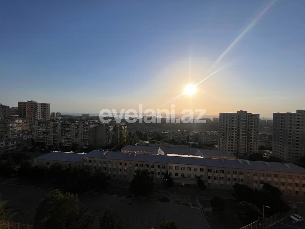 Satılır, köhnə tikili, 5 otaqlı, 100 m², Bakı, Suraxanı r, Yeni Günəşli q, Xalqlar Dostluğu m.