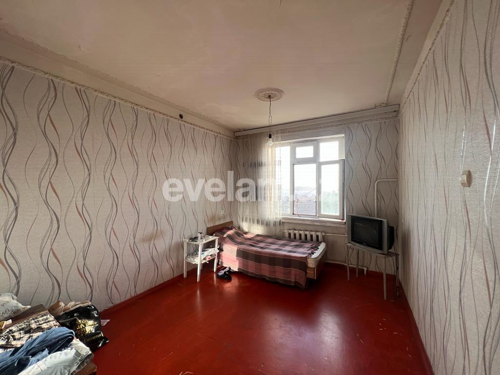 Satılır, köhnə tikili, 5 otaqlı, 100 m², Bakı, Suraxanı r, Yeni Günəşli q, Xalqlar Dostluğu m.