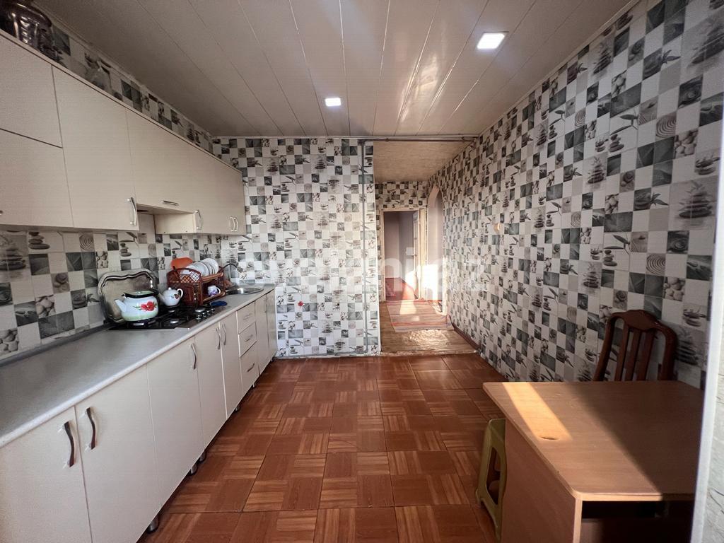 Satılır, köhnə tikili, 5 otaqlı, 100 m², Bakı, Suraxanı r, Yeni Günəşli q, Xalqlar Dostluğu m.