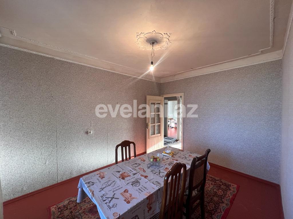 Satılır, köhnə tikili, 5 otaqlı, 100 m², Bakı, Suraxanı r, Yeni Günəşli q, Xalqlar Dostluğu m.