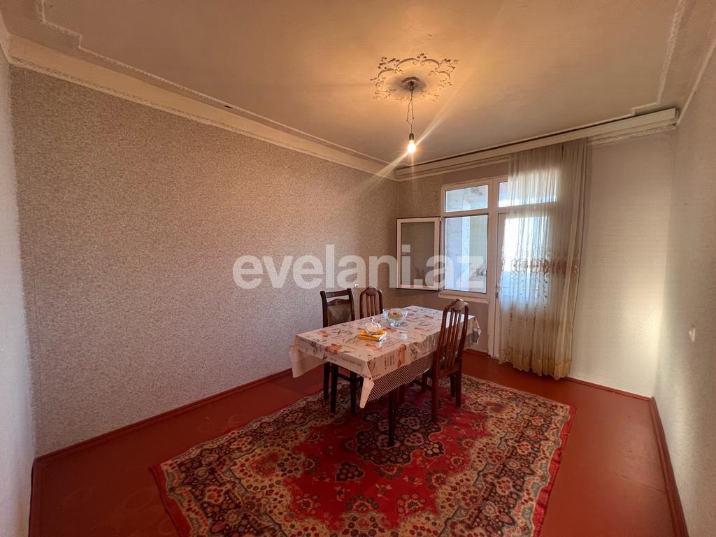 Satılır, köhnə tikili, 5 otaqlı, 100 m², Bakı, Suraxanı r, Yeni Günəşli q, Xalqlar Dostluğu m.