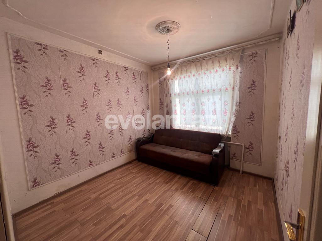 Satılır, köhnə tikili, 5 otaqlı, 100 m², Bakı, Suraxanı r, Yeni Günəşli q, Xalqlar Dostluğu m.