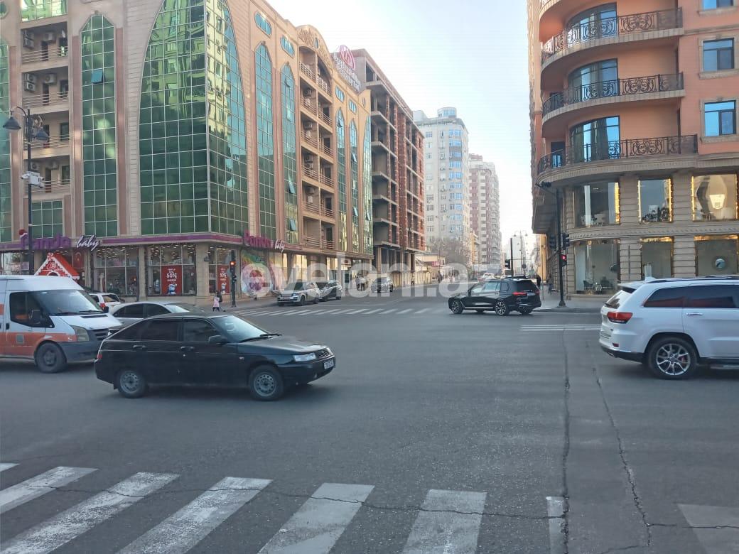 Rent, old building, 3 room, 75 m², Baku, Nasimi r, Ganjlik m.