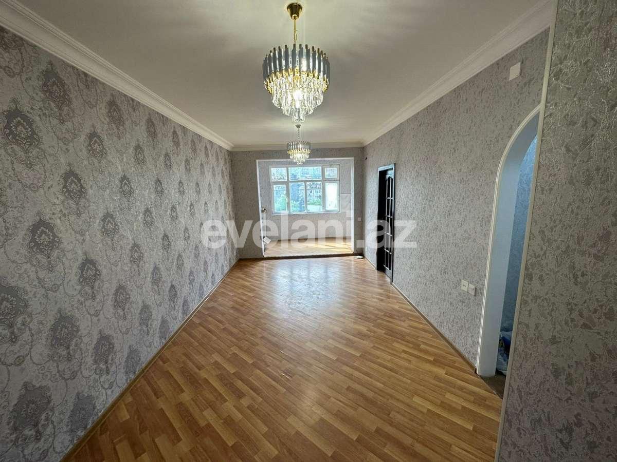 Satılır, köhnə tikili, 3 otaqlı, 50 m², Bakı, Binəqədi r, 9-cu mikrorayon q, Memar Əcəmi m.