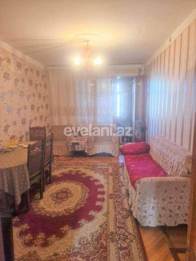 Satılır, köhnə tikili, 2 otaqlı, 50 m², Bakı, Binəqədi r, 7-ci mikrorayon q, Azadlıq prospekti m.
