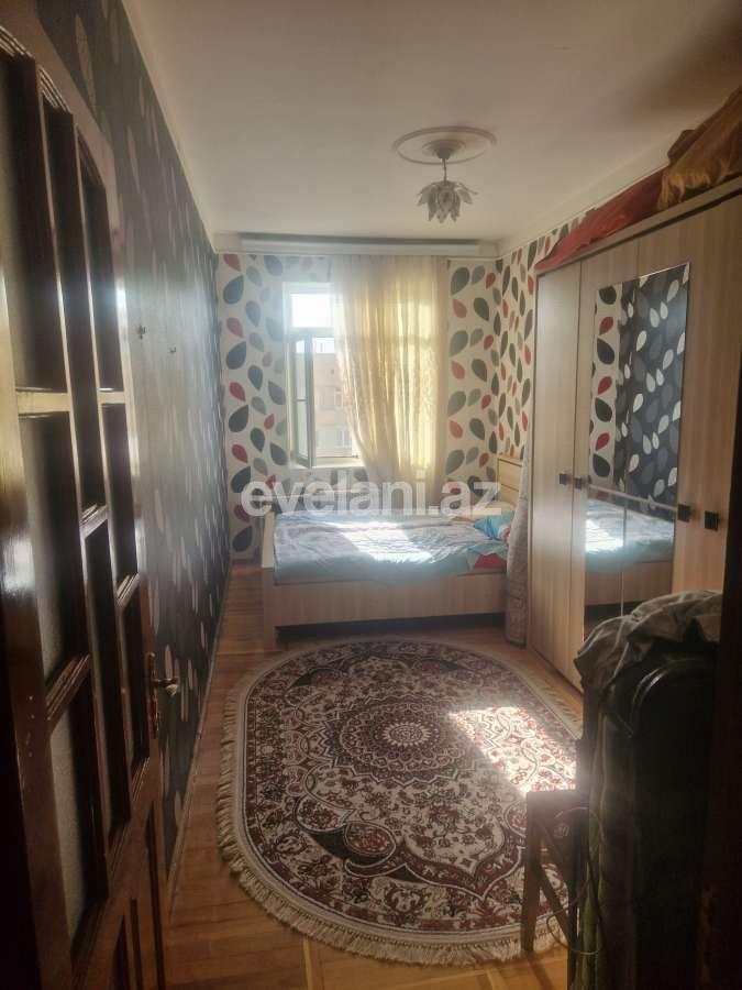 Satılır, köhnə tikili, 2 otaqlı, 50 m², Bakı, Binəqədi r, 7-ci mikrorayon q, Azadlıq prospekti m.