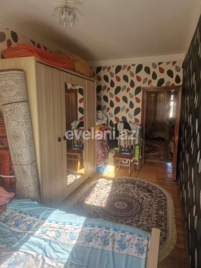 Satılır, köhnə tikili, 2 otaqlı, 50 m², Bakı, Binəqədi r, 7-ci mikrorayon q, Azadlıq prospekti m.
